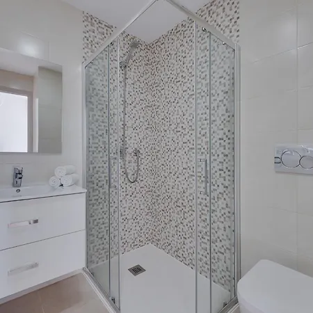 Lomas Premium Seaview Apartment